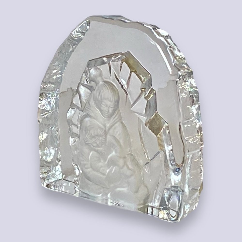 Nybro Sweden Inuit Eskimo Mother & Child Ice Glass Crystal Sculpture 5.5lbs 7.5”